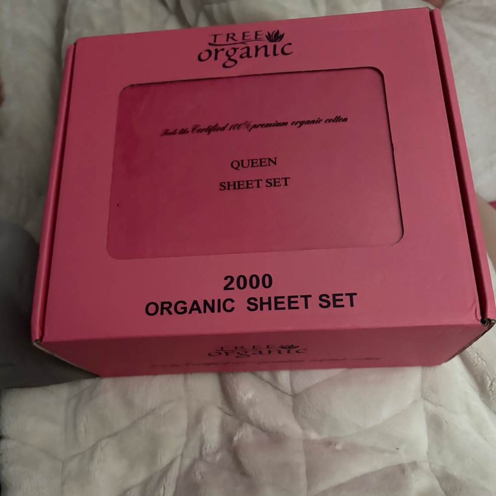 Que Pink Organic Queen Sheet Set